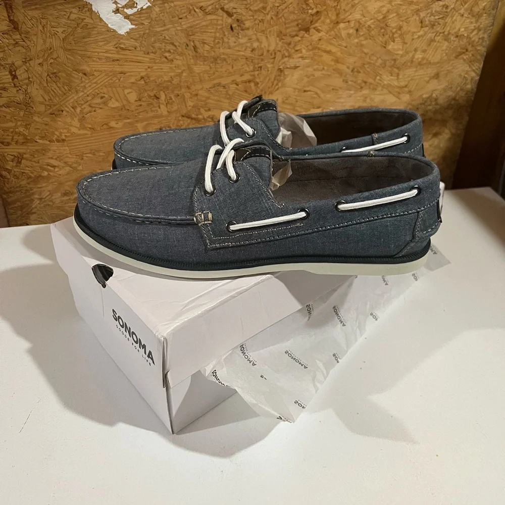 Sonoma Boat Shoes with lace up design